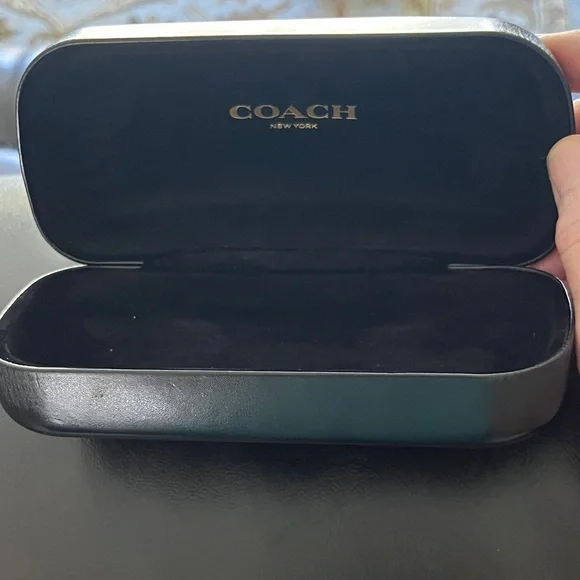 Coach Sleek Black Eyewear Hard Case lined New - Picture 3 of 4